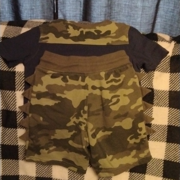 ๐๐BOYS 365KIDS FROM GARANIMALS CAMO/NAVY BLUE SHORT SLEEVE SHORT SET๐๐ - Picture 2 of 5